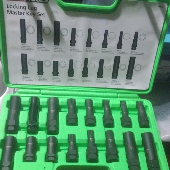 oem tools Other - Locking Lug Master Key Set in Green Case